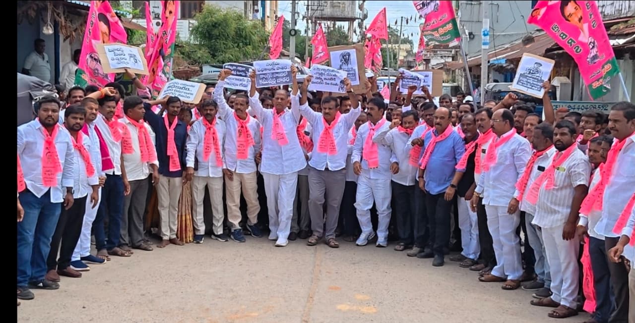 కాంగ్రెస్ వెయ్యి రోజుల పాలనలో ఎటు చూసినా విద్వాంసం ,వికృతం.