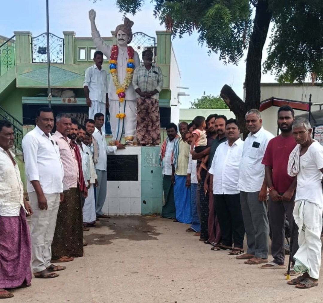 వైఎస్ఆర్ 17వ వర్ధంతి సందర్భంగా ఘన నివాళులు
